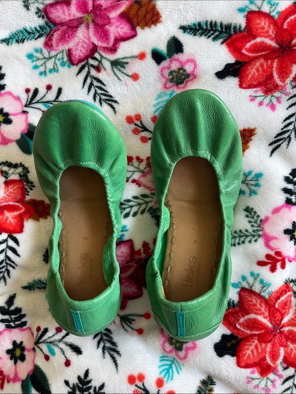 Tieks size 9 Green Leather Ballet Flats